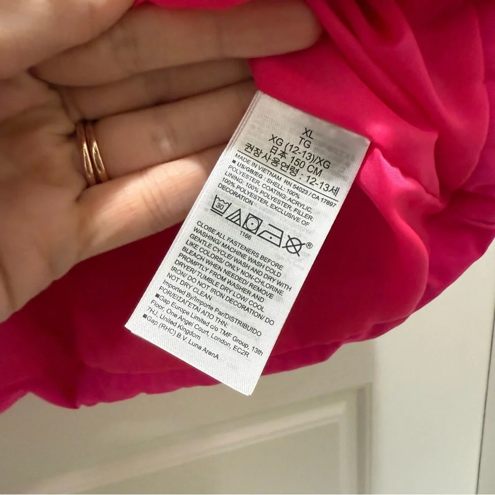 Gap Kids ColdControl Puffer Vest in Sizzling Fuchsia Pink Neon XL